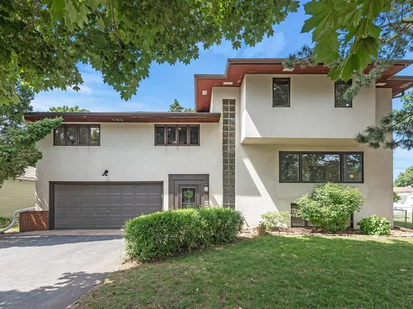 2012 2nd St N, South Saint Paul, MN 55075