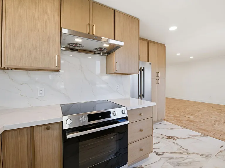 1310 Jones Street — Photo 87