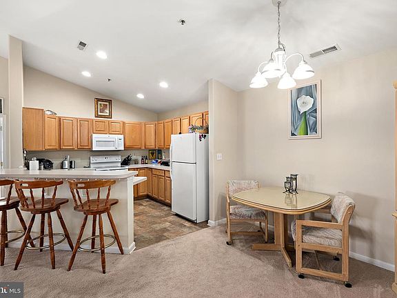 5th image of 3603 N Sagamore Dr Unit J