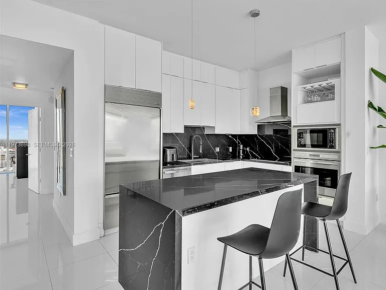 2020 N Bayshore Dr #3303 — Photo 6
