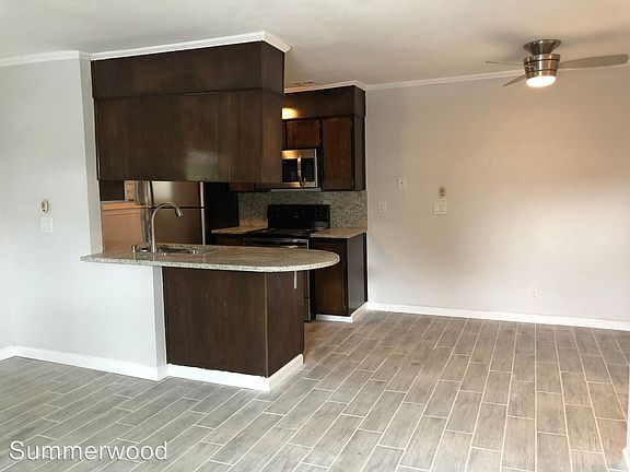 3rd image of 3509 SW 28th Ave APT 211
