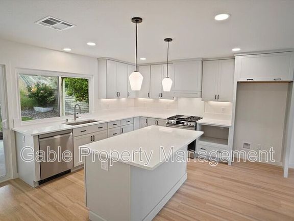 3rd image of 27073 Las Mananitas Dr