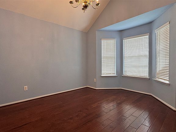 5th image of 5308 Highlands Dr