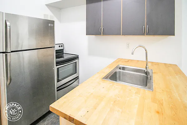 Rented by MySpaceNYC | media 16