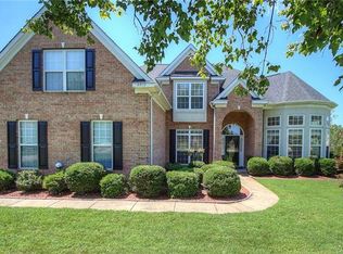 6011 Lowergate Dr, Waxhaw, NC 28173