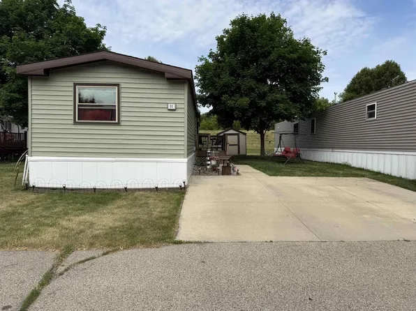 31 Maple Grove Avenue, Jefferson, WI 53549