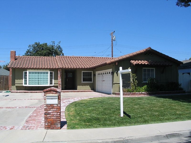 1st image of 219 Marigold Ave