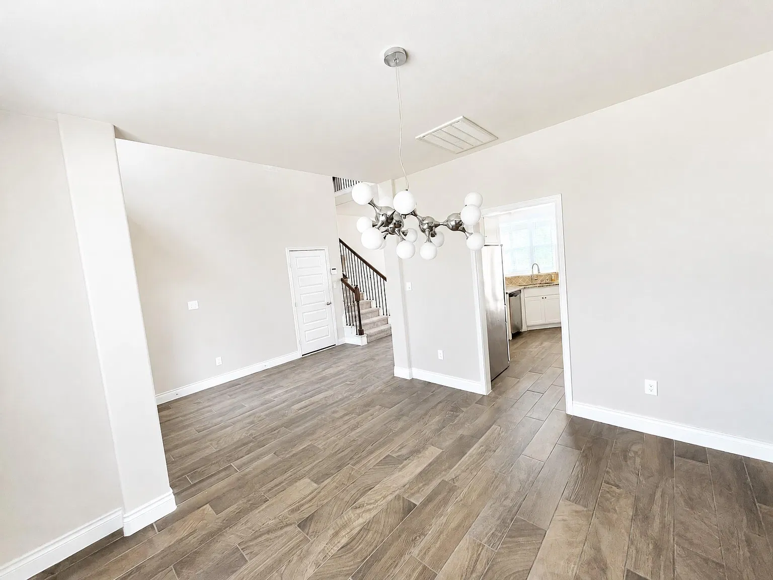 4 bed, 3.5 bath, 2646 sqft, $3,300 — Photo 3