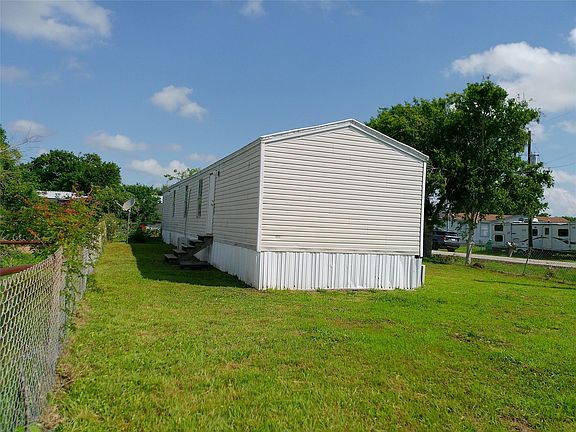 3rd image of 2501 McDonald Rd