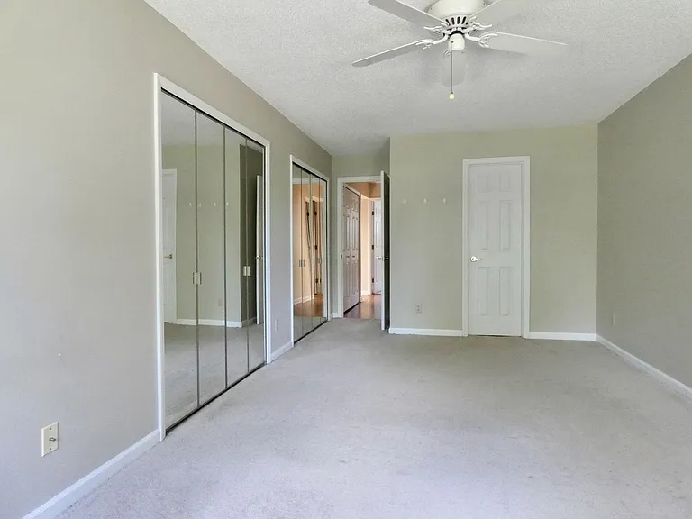 804 Abbey Cir — Photo 14