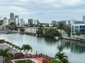 110 S Shore Dr, Miami Beach, FL