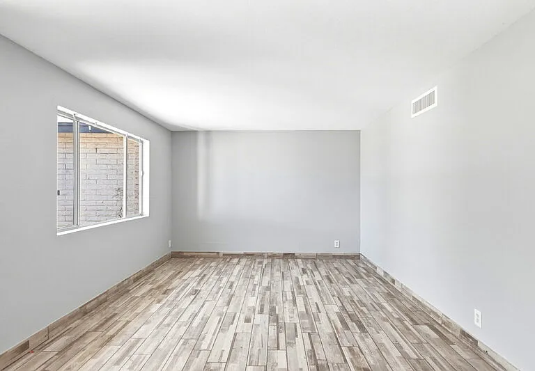 1129 N Wedgewood Cir #B — Photo 5