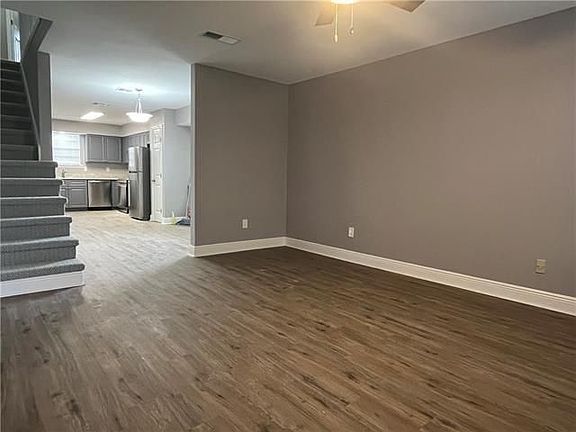 5th image of 2800 Richland St APT C
