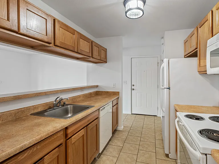 100 W Curtis St #203 — Photo 8