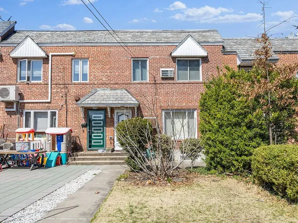 20-20 46th St #1, Astoria, NY 11105