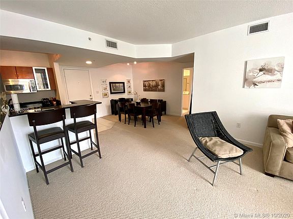 4th image of 2775 NE 187th St APT 429