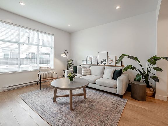 4th image of 27735 Roundhouse Dr #107