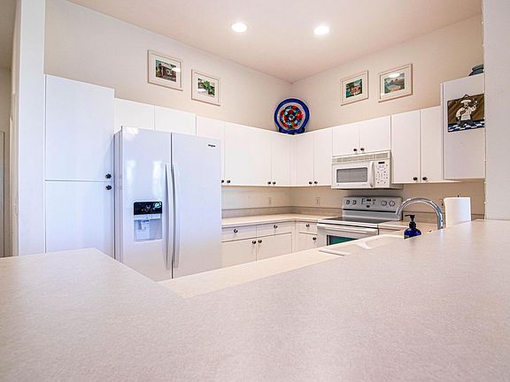 3rd image of 3431 Pointe Creek Ct APT 302