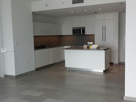 5th image of 68 SE 6th St APT 1208