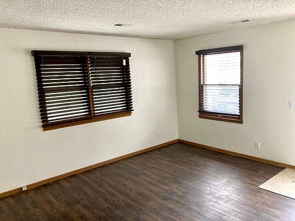 4th image of 605 S 34th St