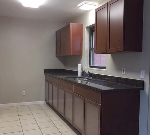 4th image of 684 Ivyhill Dr