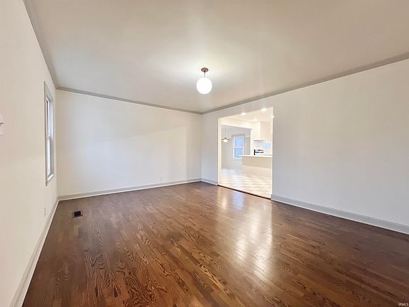 4th image of 2108 Bellemeade Ave