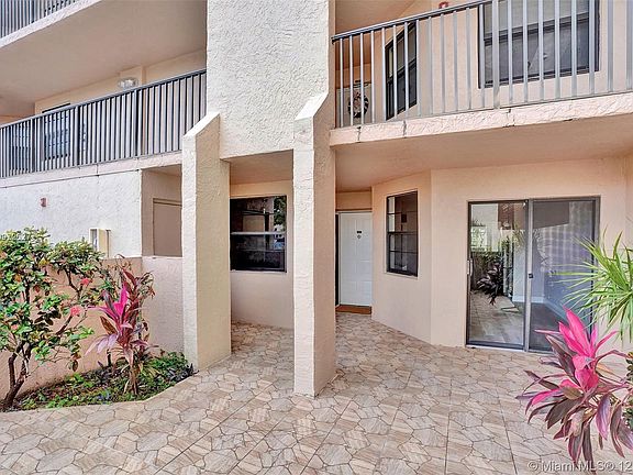 4th image of 7411 Fairfax Dr #106