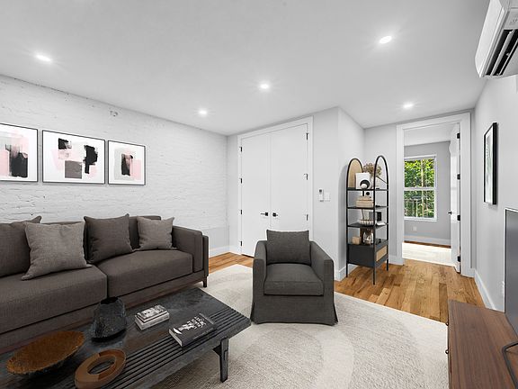 5th image of 219 Kingsland Ave