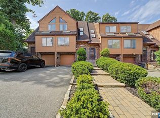 486 West St, Fort Lee, NJ 07024