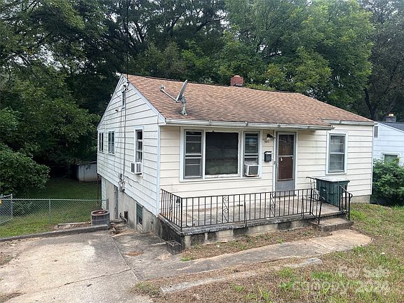 3rd image of 541 S Trenton St