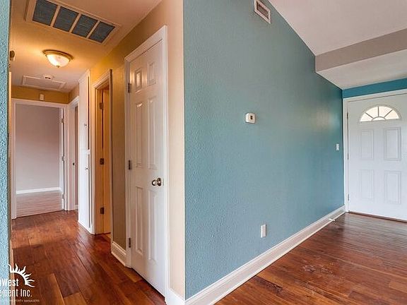 5th image of 3072 Martindale Ct
