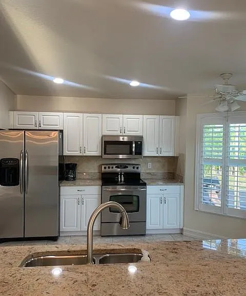 300 Diamond Cir #302 — Photo 3