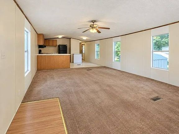 5th image of 489 Starratt Rd #211