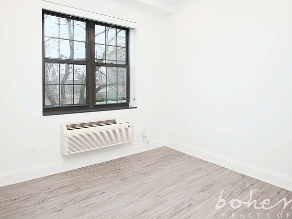 5th image of 141 Alexander Ave #33B