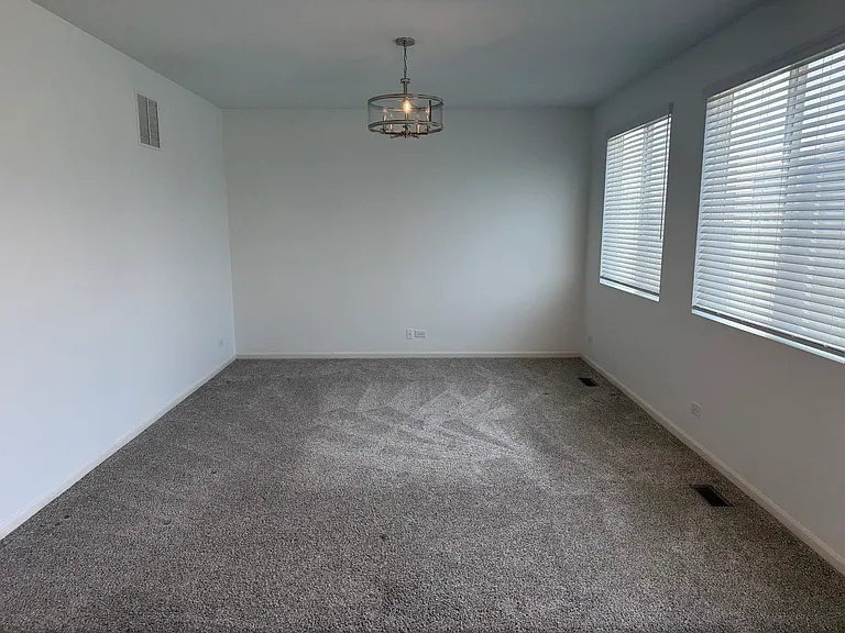 345 Hemlock Ln — Photo 5