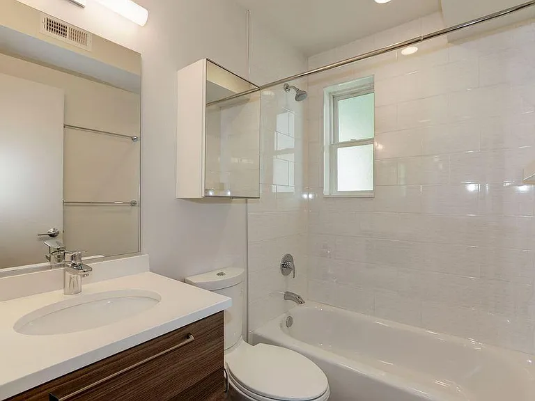 626 E St SE #203 — Photo 8