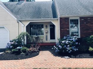 12 Indian Dr, Clinton, CT 06413