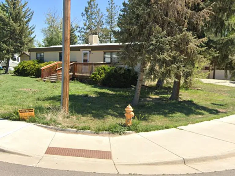100 6th St — Photo 3
