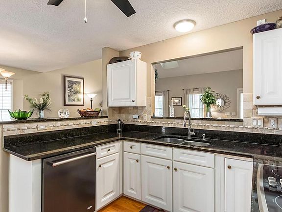 3rd image of 7051 Keesee Cir