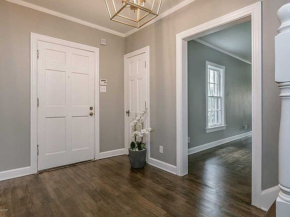 4th image of 2201 S Hughes St