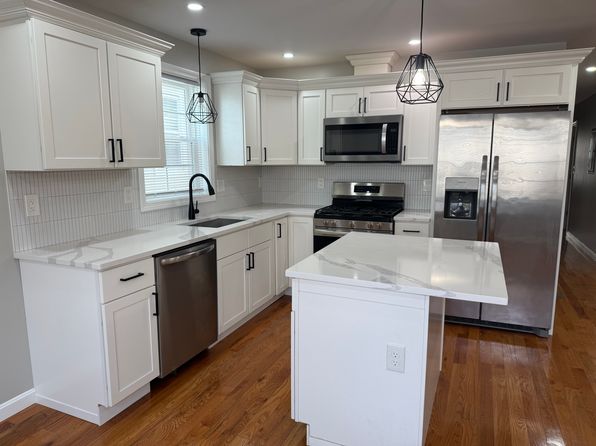 20 Fairview St APT 1