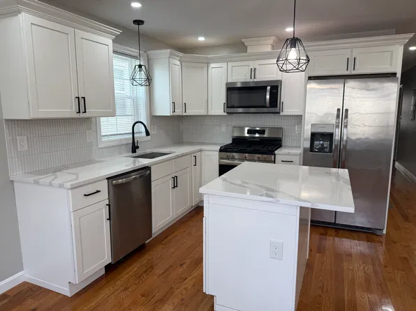 20 Fairview St APT 1, Providence, RI 02908