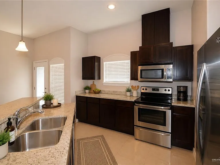 2705 Mimosa St #10 — Photo 3