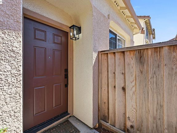 3rd image of 2245 Pipit Ct
