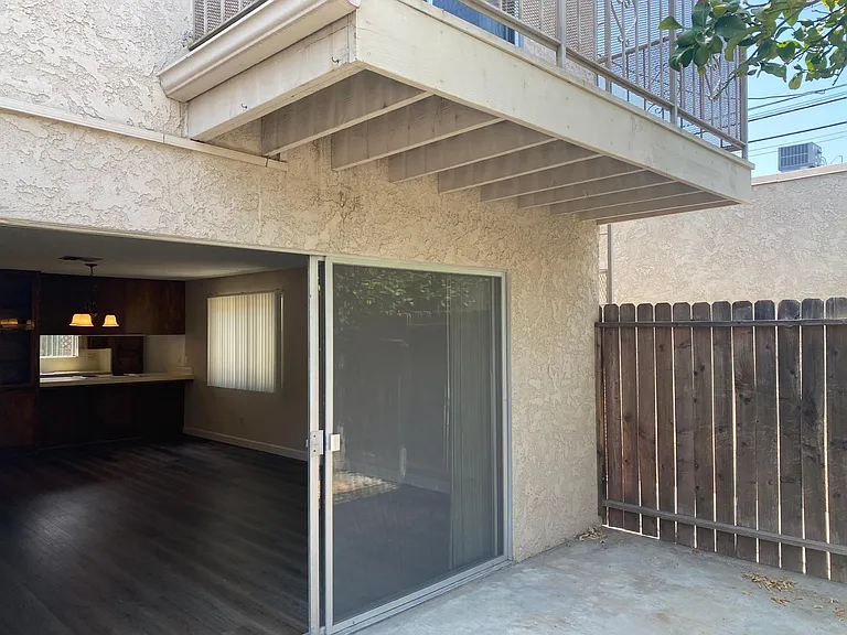723 E Orange Grove Ave — Photo 5
