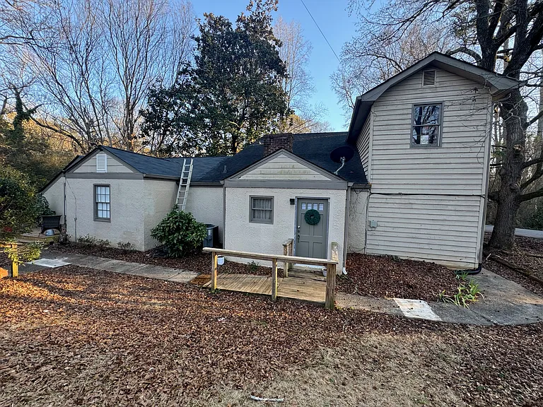 185 Springtree Rd — Photo 2