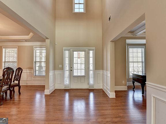 5th image of 1870 Apollo Dr