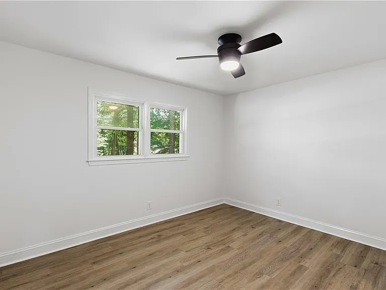1348 Ridgewood Dr SW — Photo 12