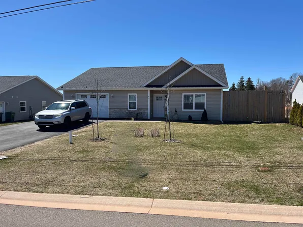 63 Kindred Ave, Charlottetown, PE C1C 0W4
