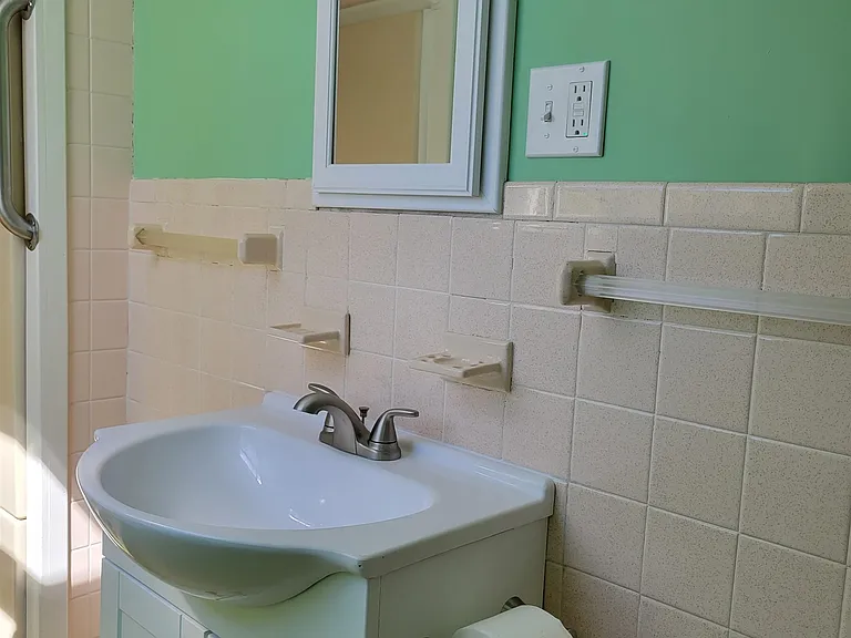 106 Emerson Ave #C — Photo 18
